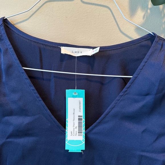 LUSH Blouse NWT - Picture 3 of 9